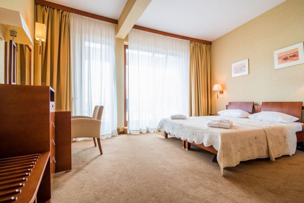 Hotel Dom Zdrojowy Resort & Spa - Destigo Hotels Ястарня Екстериор снимка