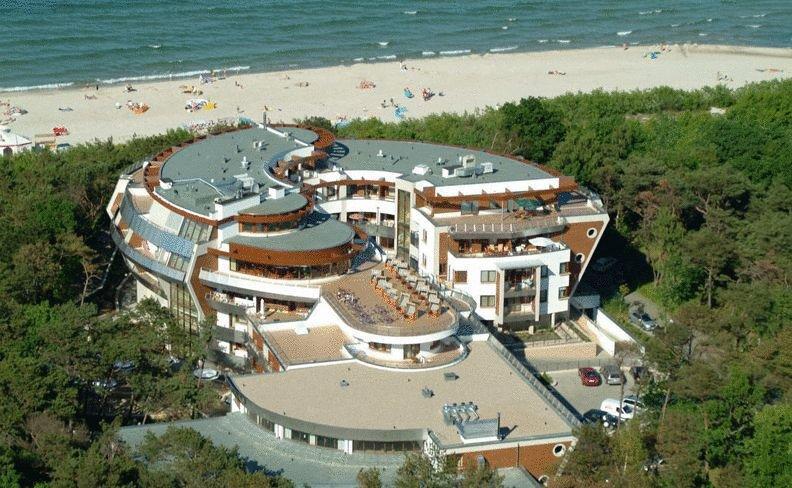 Hotel Dom Zdrojowy Resort & Spa - Destigo Hotels Ястарня Екстериор снимка